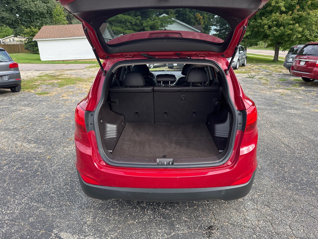 2013 Hyundai Tucson Image 16