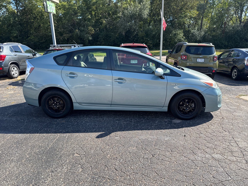 2013 Toyota Prius Image 4