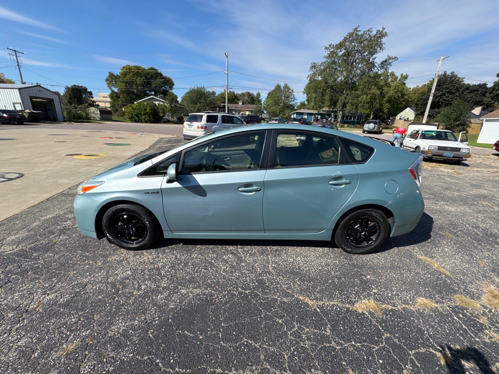 2013 Toyota Prius Image 8