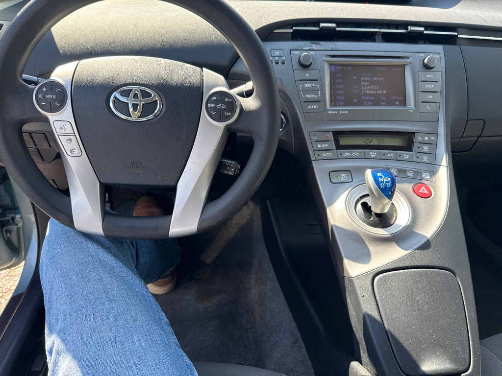 2013 Toyota Prius Image 10