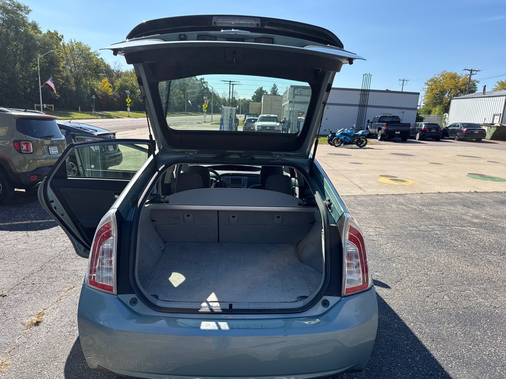 2013 Toyota Prius Image 12