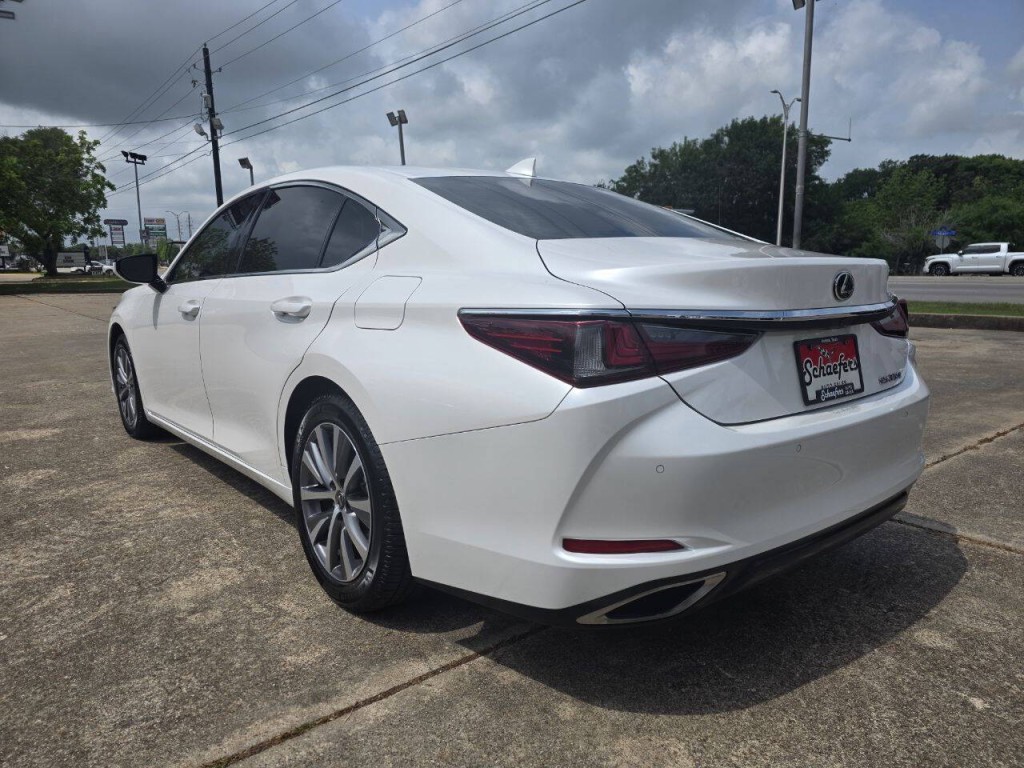 2021 Lexus ES 350 Image 9