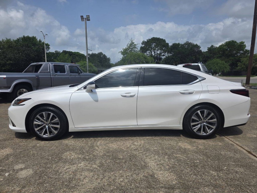 2021 Lexus ES 350 Image 10