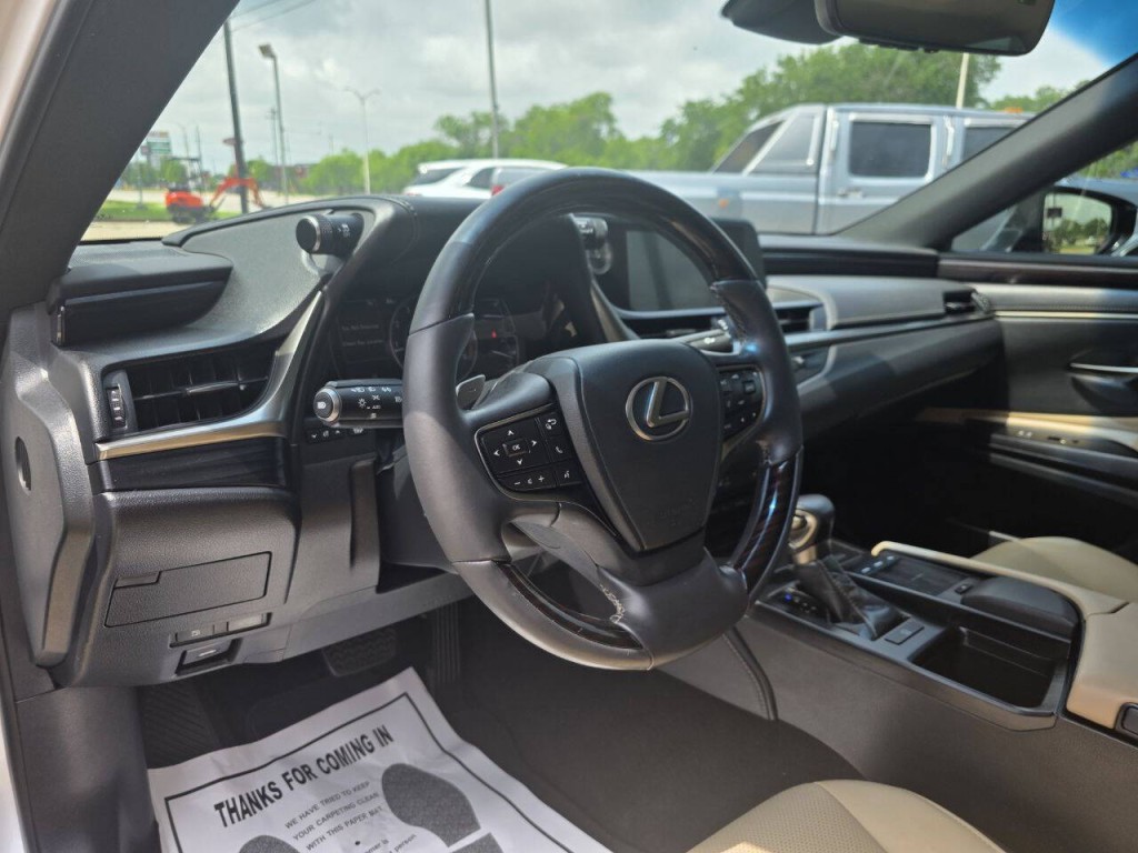 2021 Lexus ES 350 Image 12