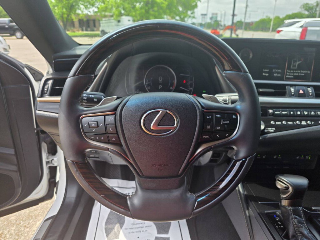 2021 Lexus ES 350 Image 15