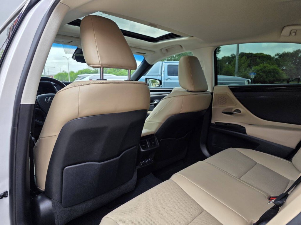 2021 Lexus ES 350 Image 25