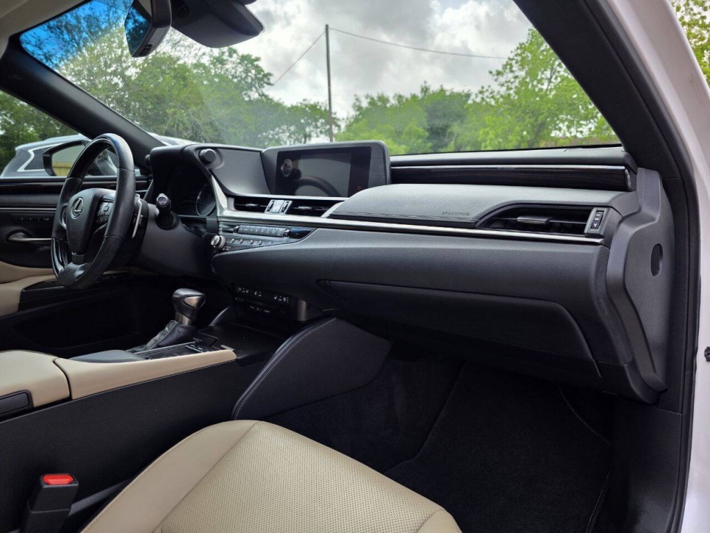 2021 Lexus ES 350 Image 36