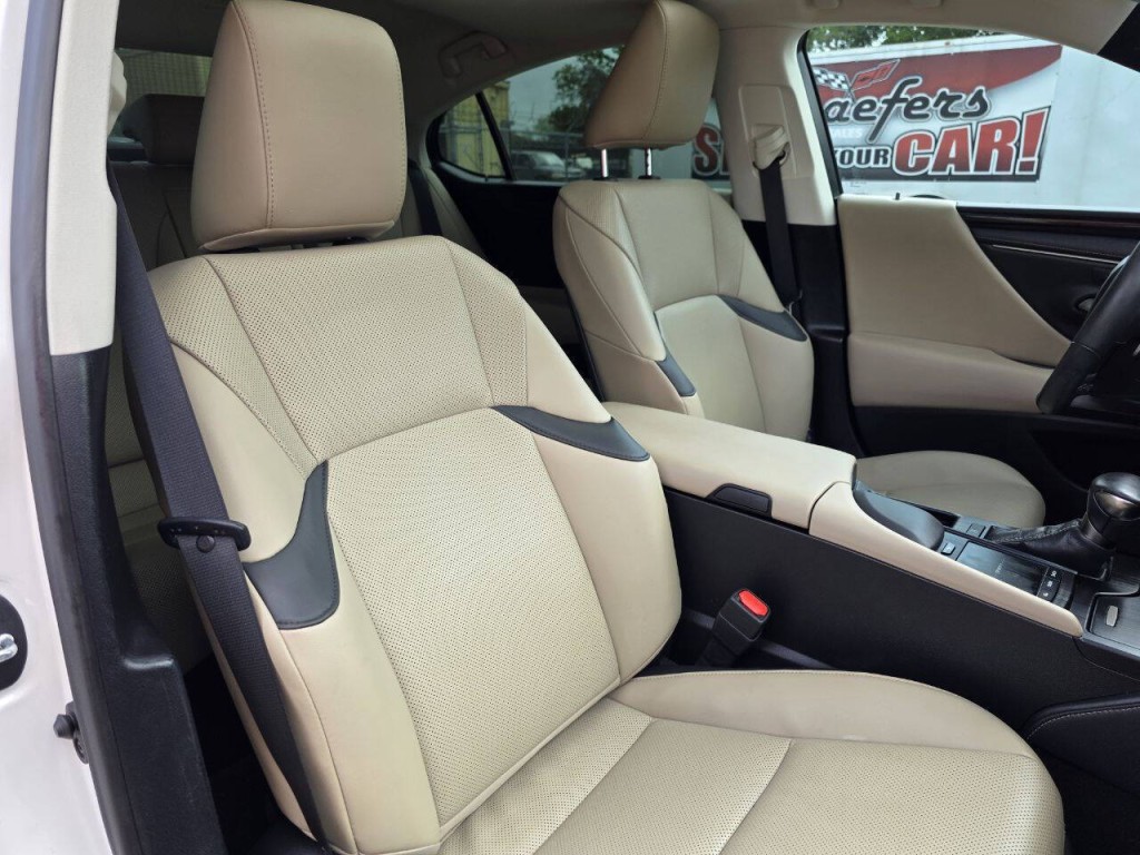 2021 Lexus ES 350 Image 38