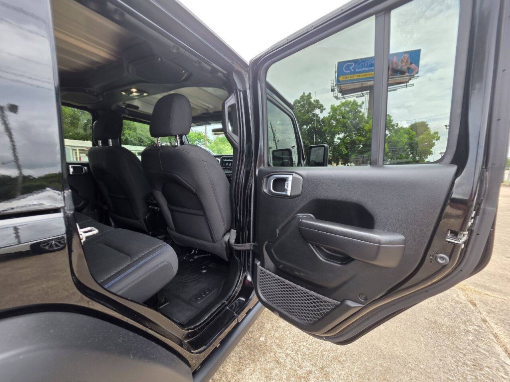 2021 Jeep Wrangler Unlimited Image 32