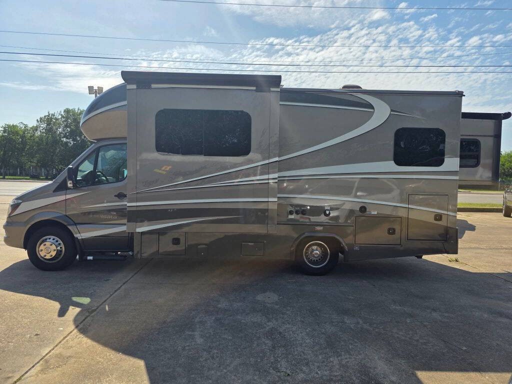 2016 Mercedes-Benz Sprinter Image 4