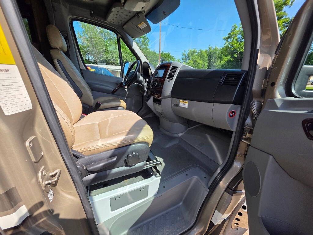 2016 Mercedes-Benz Sprinter Image 8