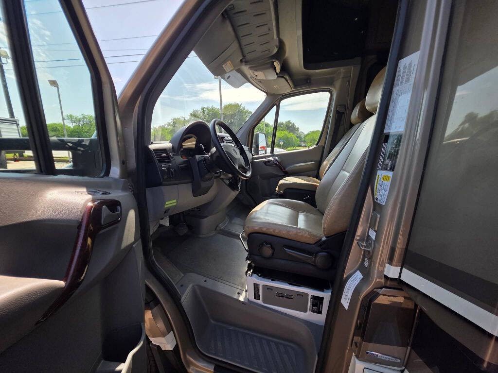 2016 Mercedes-Benz Sprinter Image 11