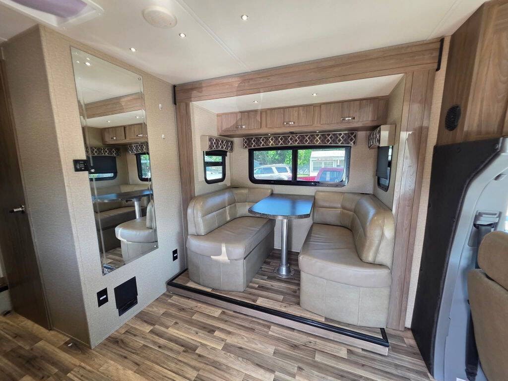 2016 Mercedes-Benz Sprinter Image 20