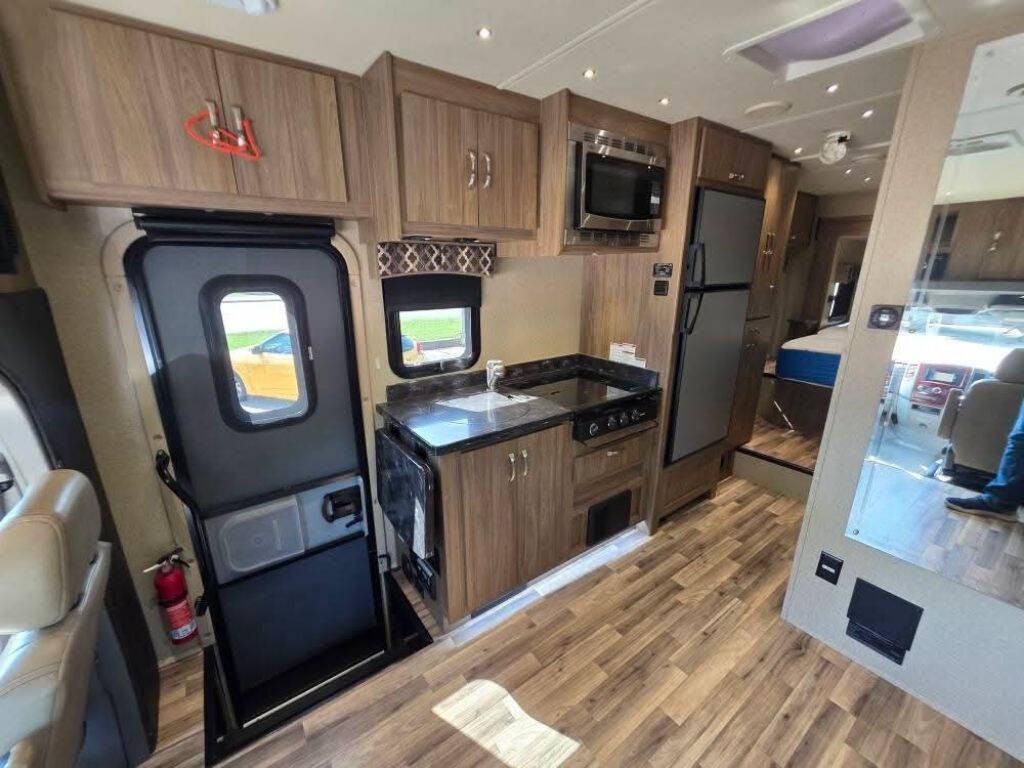 2016 Mercedes-Benz Sprinter Image 22