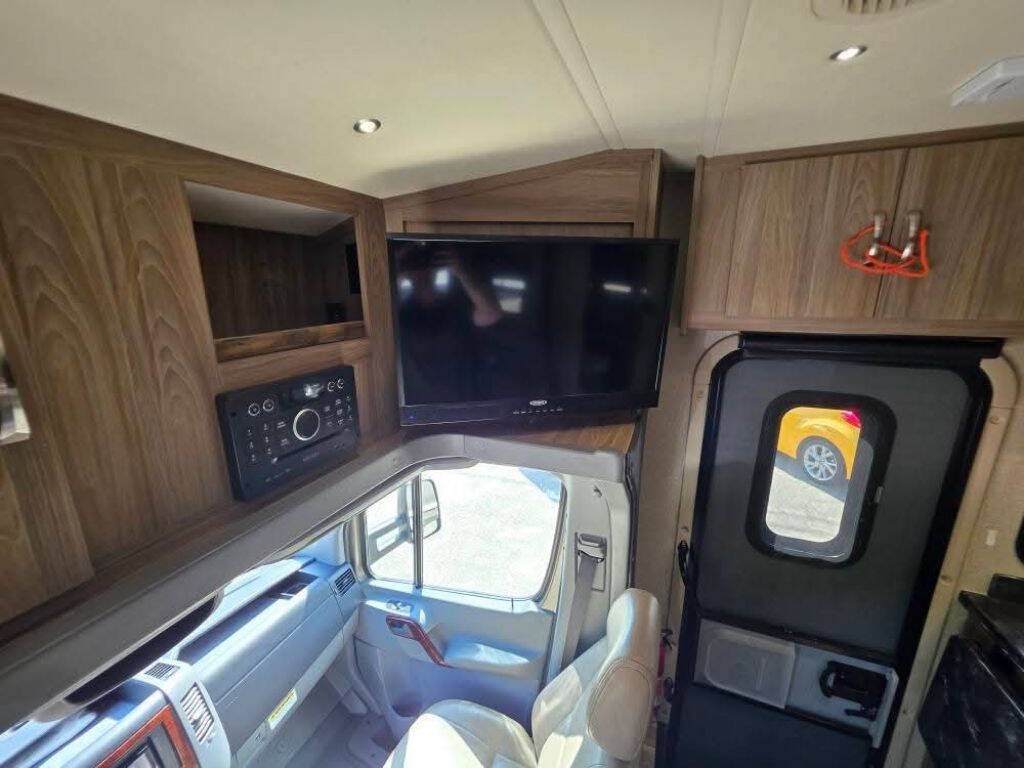 2016 Mercedes-Benz Sprinter Image 32