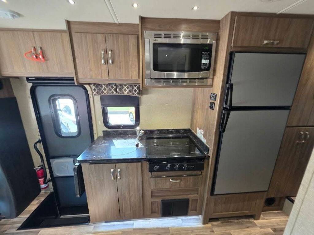 2016 Mercedes-Benz Sprinter Image 33