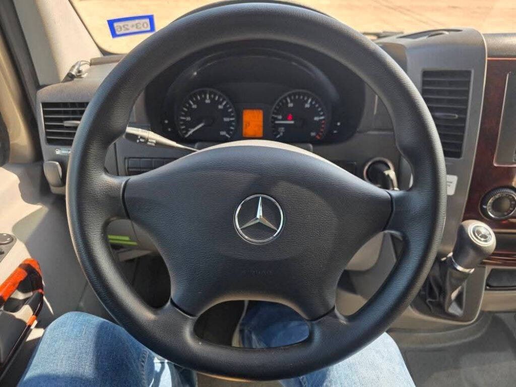 2016 Mercedes-Benz Sprinter Image 34
