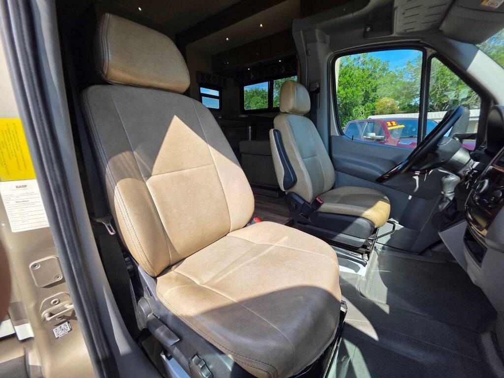 2016 Mercedes-Benz Sprinter Image 35