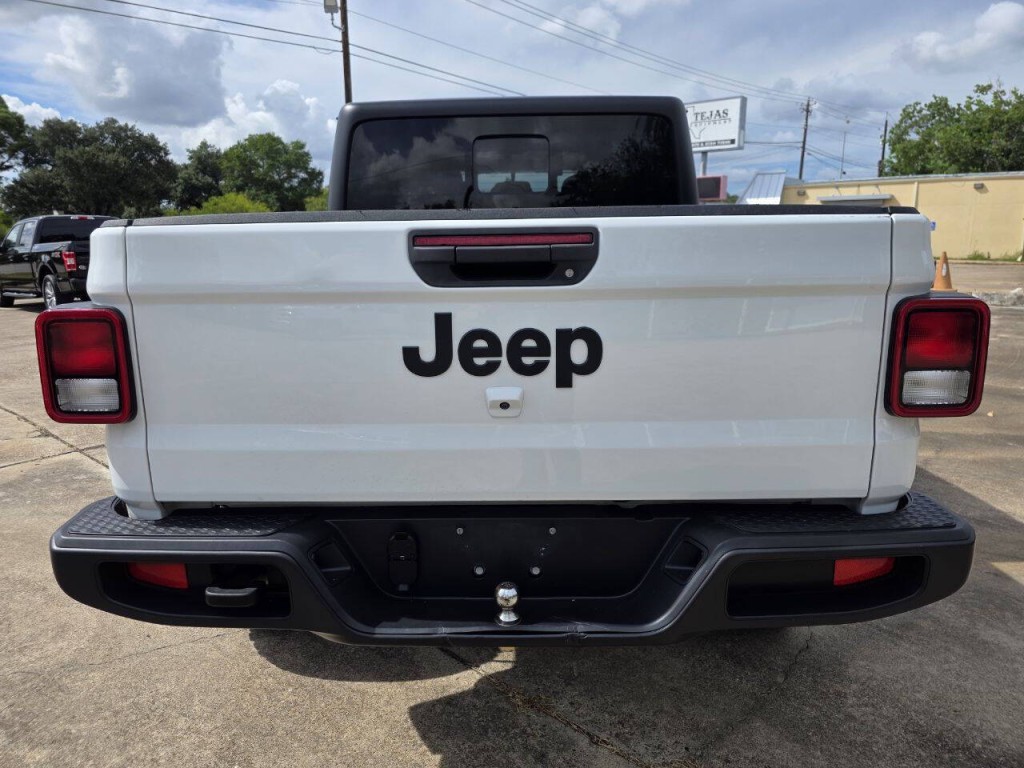 2023 Jeep Gladiator Image 6