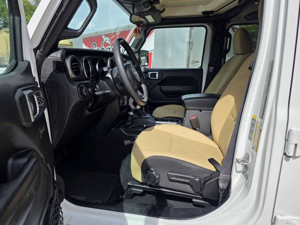 2023 Jeep Gladiator Image 8