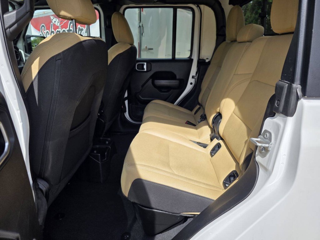 2023 Jeep Gladiator Image 12