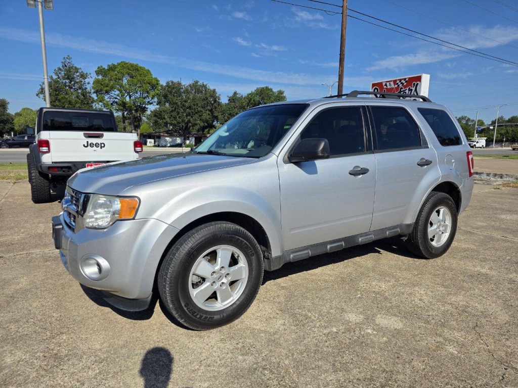 2011 Ford Escape Image 2