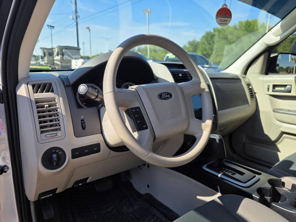 2011 Ford Escape Image 16