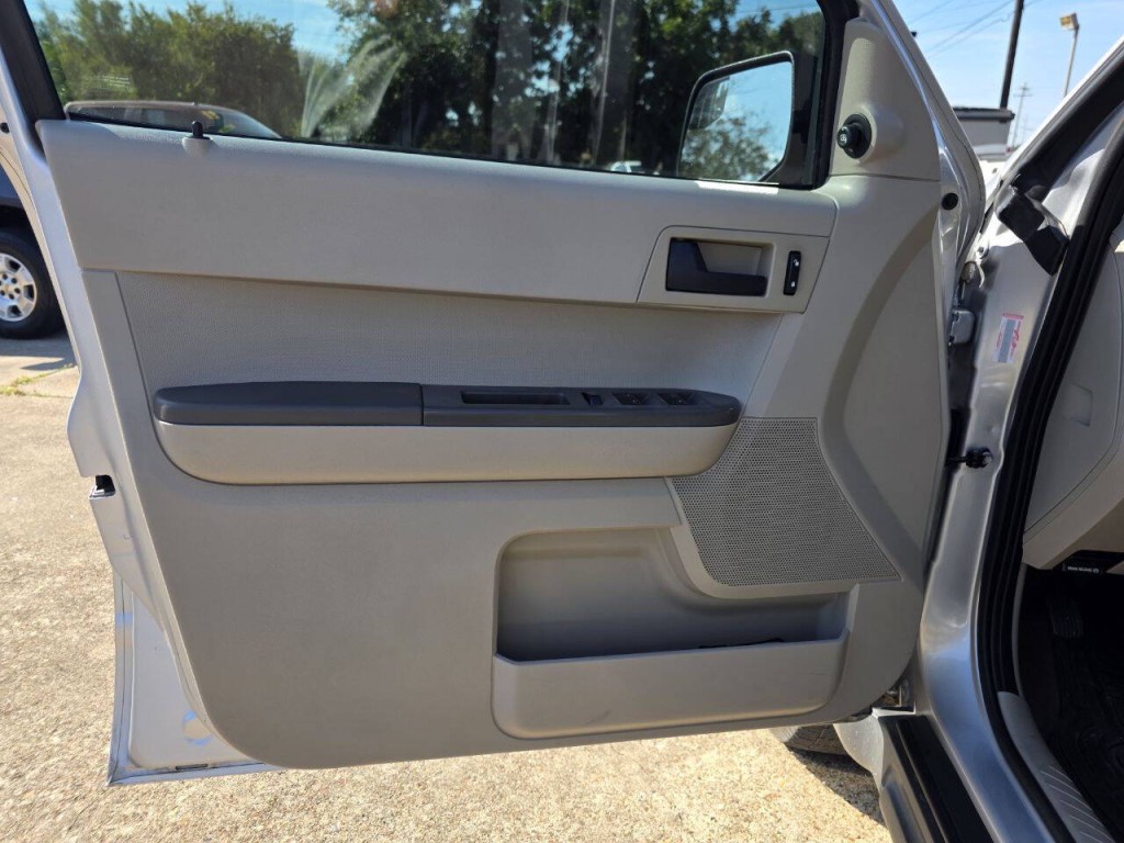 2011 Ford Escape Image 22
