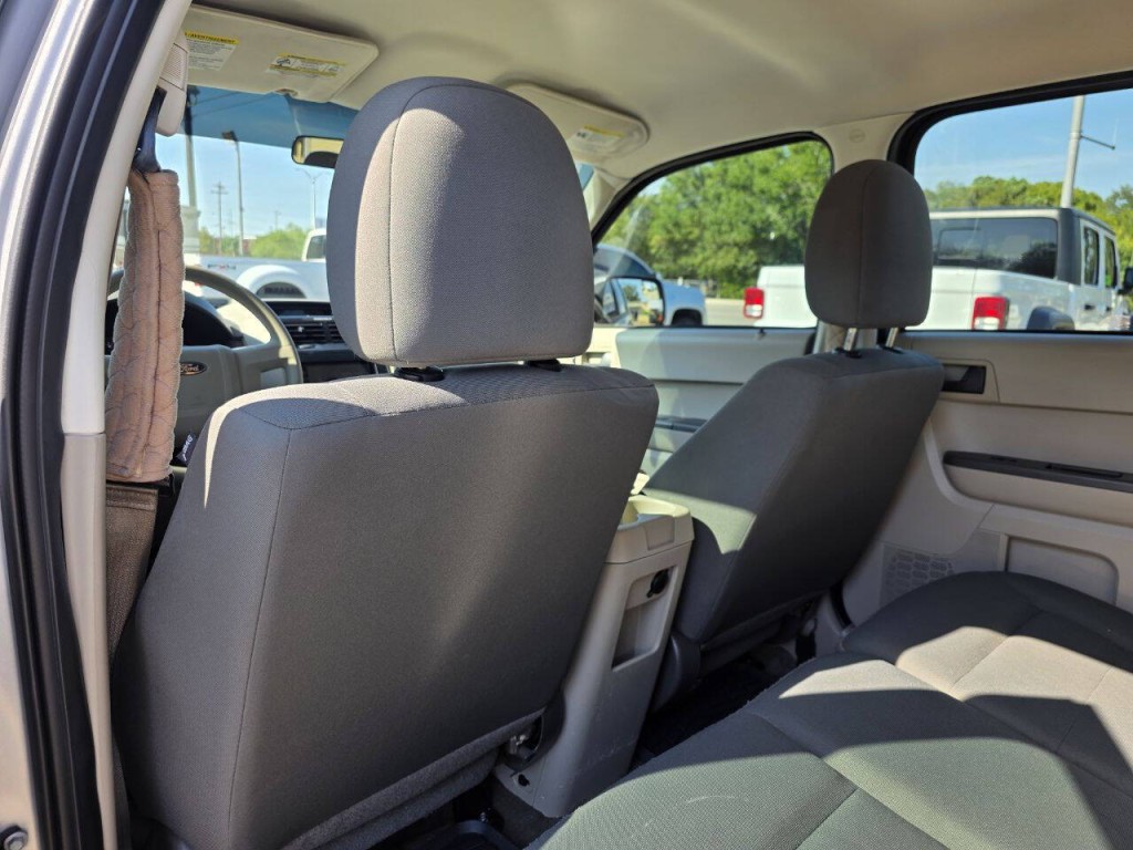 2011 Ford Escape Image 24