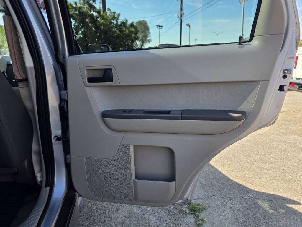 2011 Ford Escape Image 35