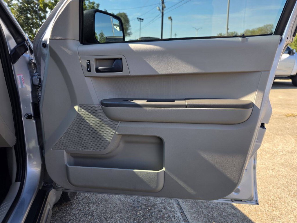 2011 Ford Escape Image 40