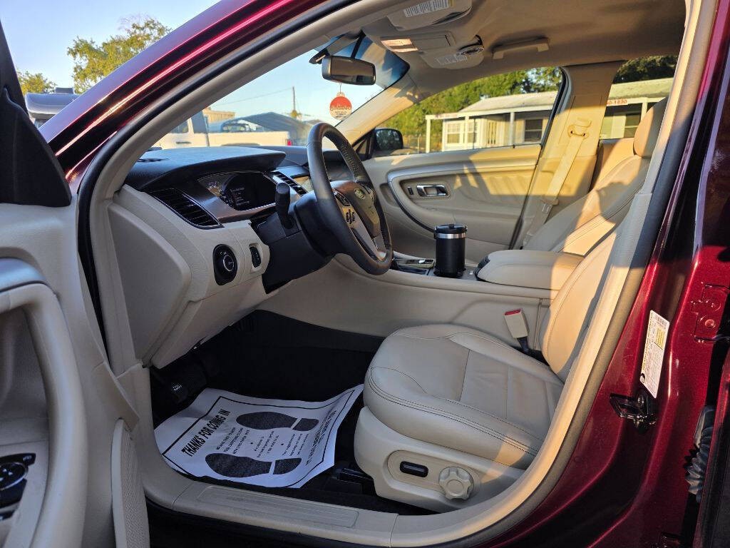 2018 Ford Taurus Image 5