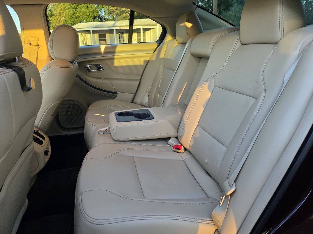 2018 Ford Taurus Image 7