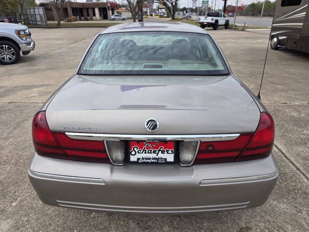 2005 Mercury Grand Marquis Image 10
