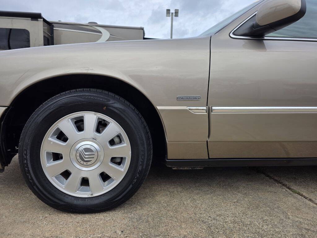 2005 Mercury Grand Marquis Image 12