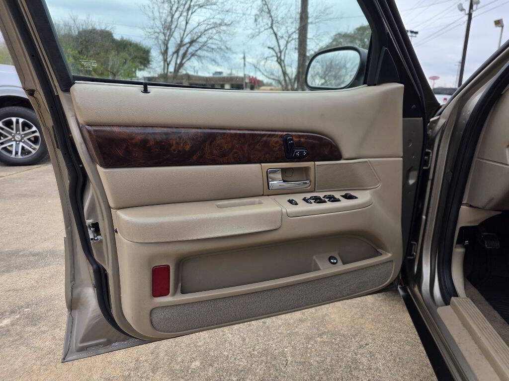 2005 Mercury Grand Marquis Image 20