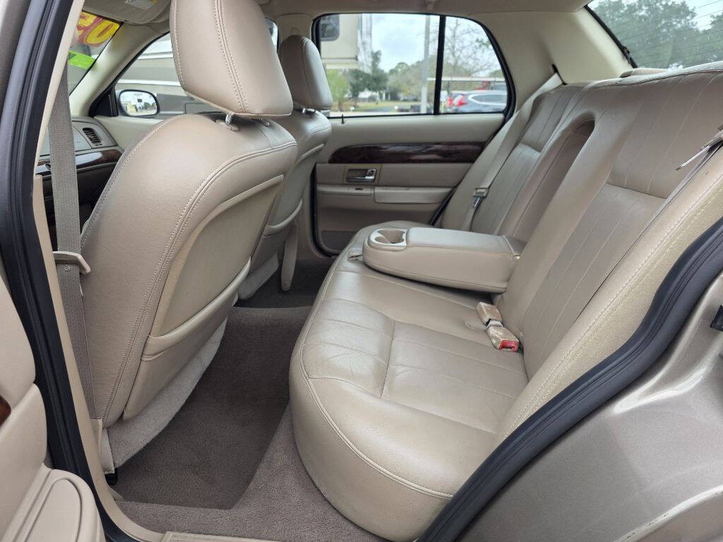 2005 Mercury Grand Marquis Image 23