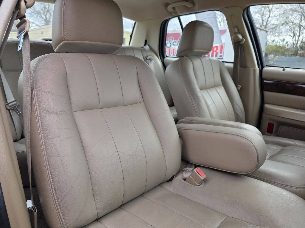 2005 Mercury Grand Marquis Image 32