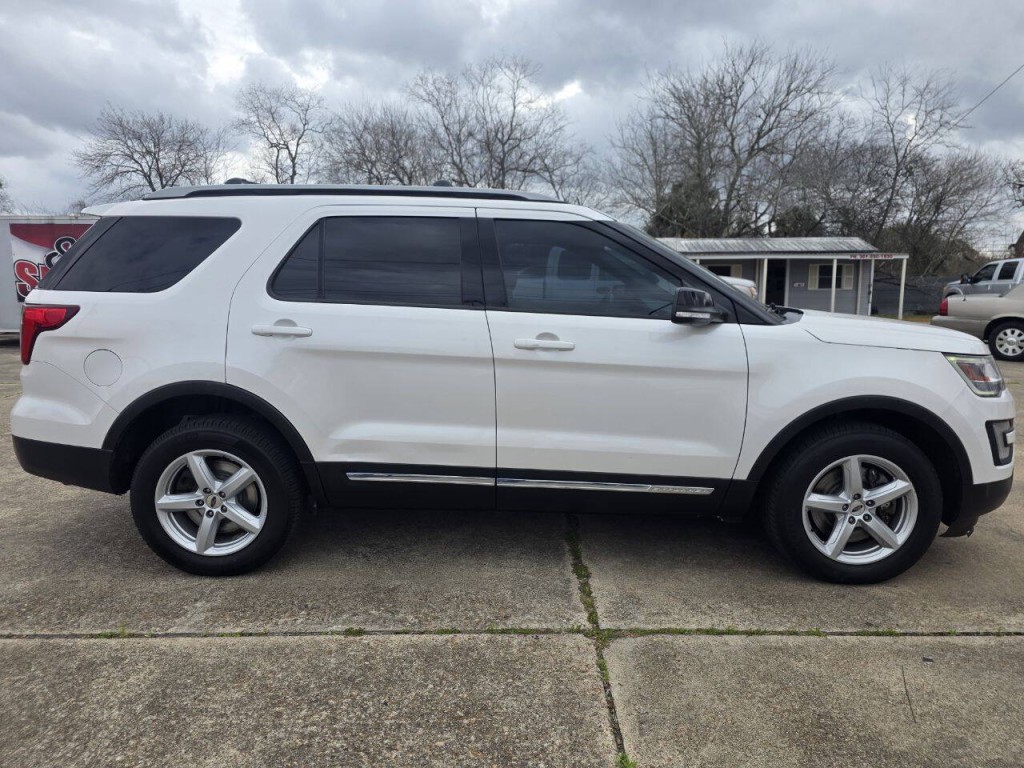 2017 Ford Explorer Image 9