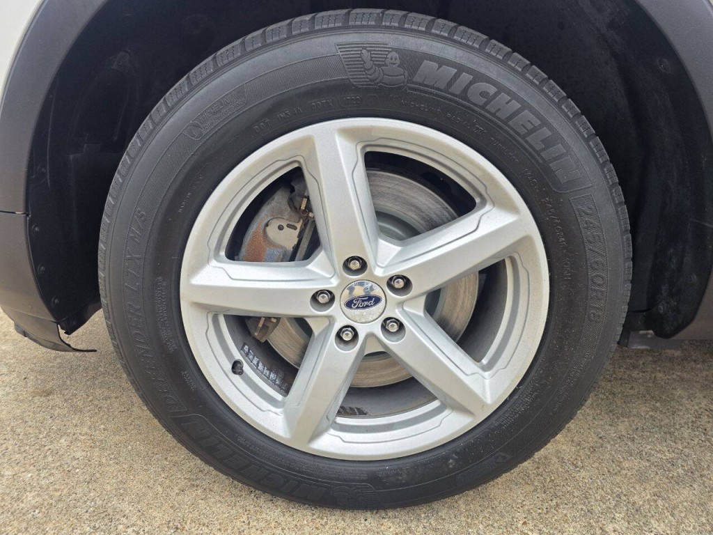 2017 Ford Explorer Image 18