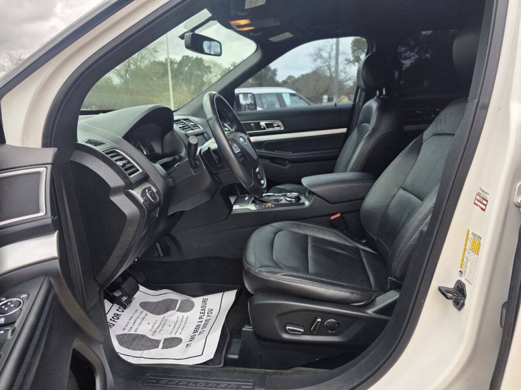 2017 Ford Explorer Image 20