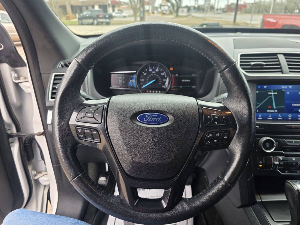 2017 Ford Explorer Image 25