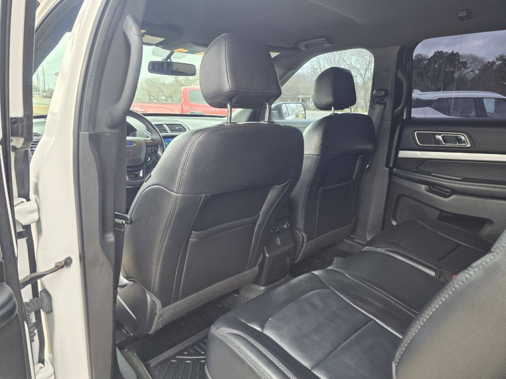 2017 Ford Explorer Image 31