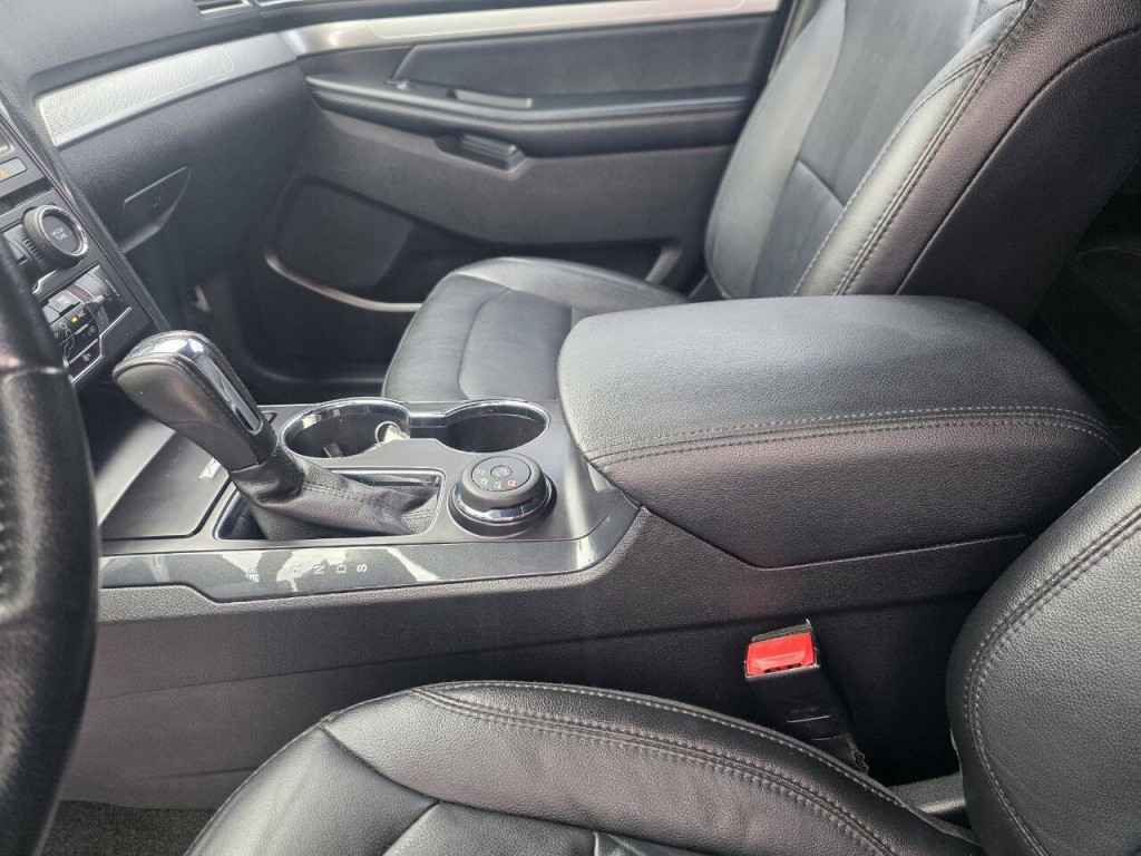 2017 Ford Explorer Image 32