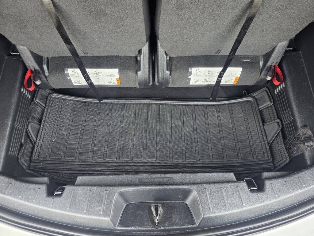 2017 Ford Explorer Image 37