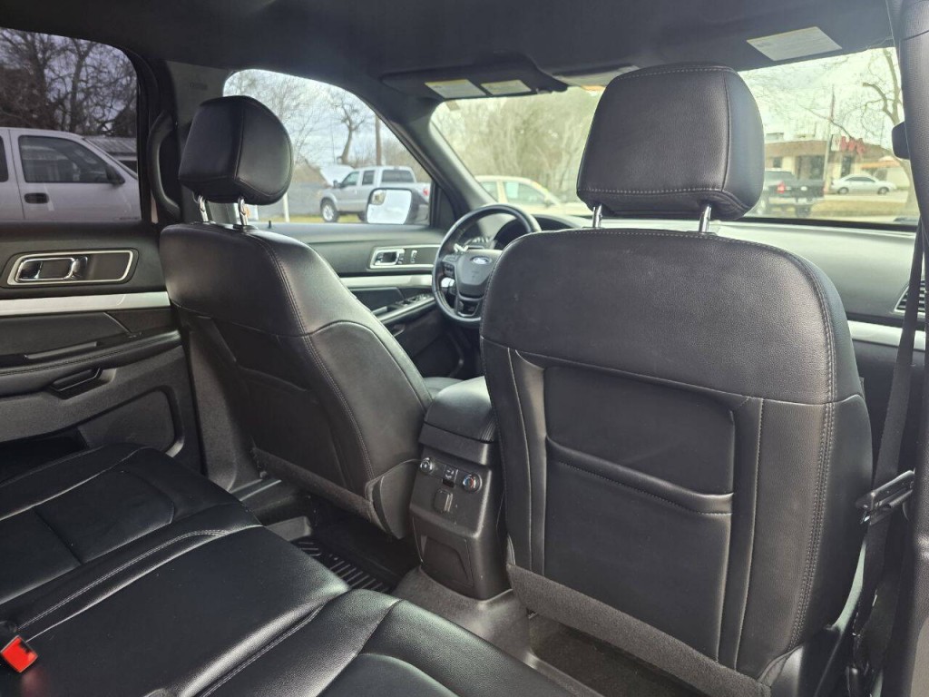 2017 Ford Explorer Image 43