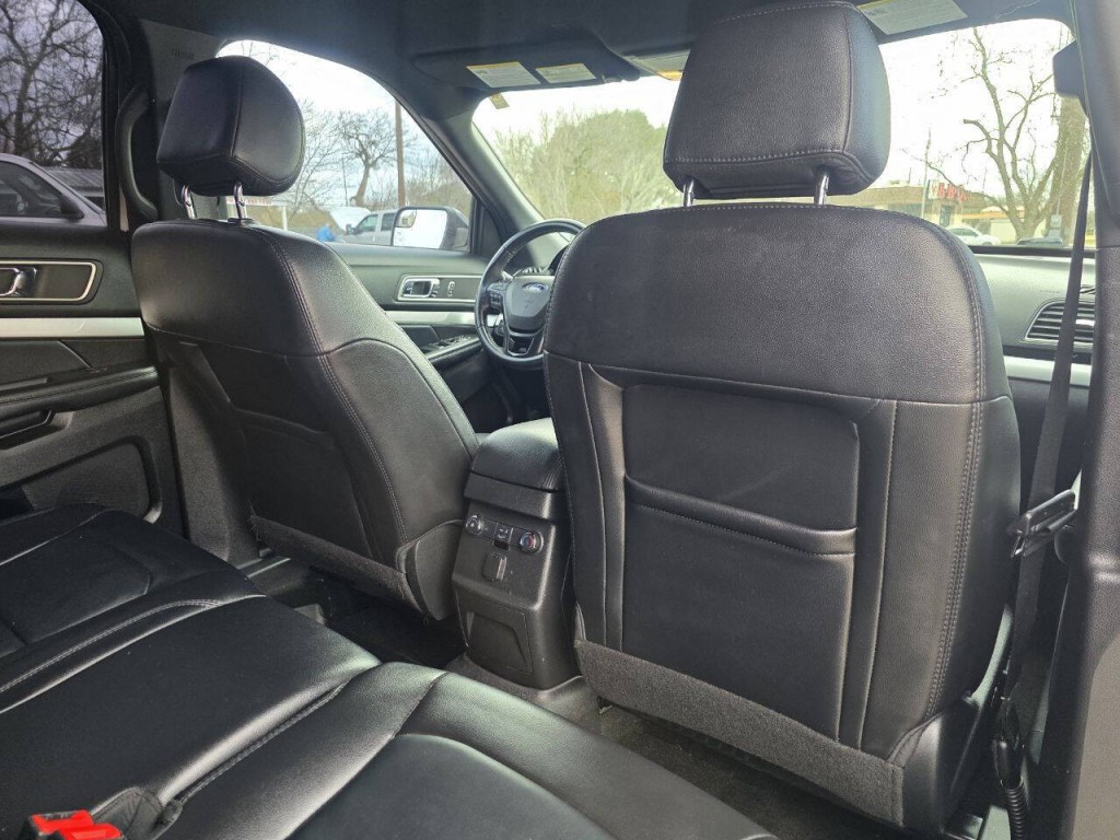 2017 Ford Explorer Image 46