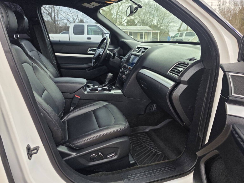 2017 Ford Explorer Image 47