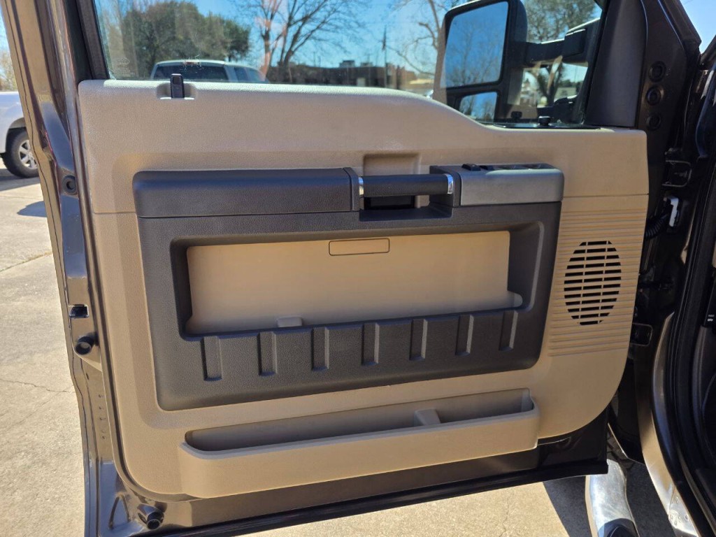 2015 Ford F-250 Image 38