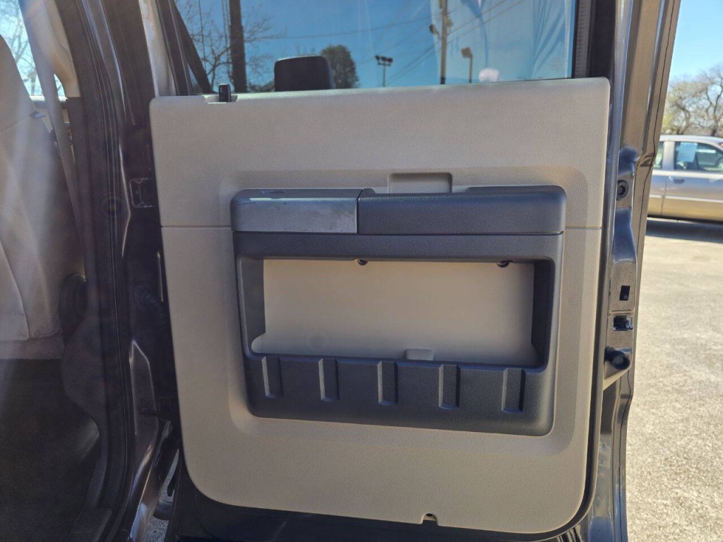 2015 Ford F-250 Image 46